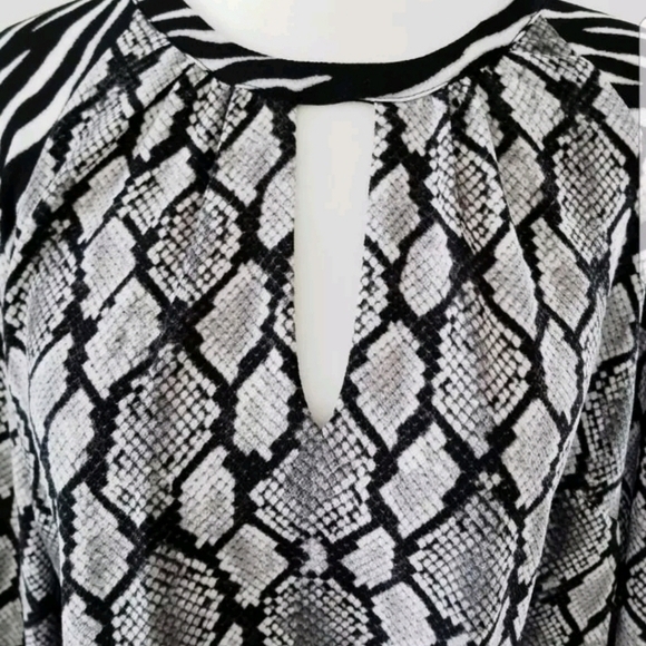 💥NWT💥 MICHAEL KORS PYTHON TOP BLOUSE SZ M 8 10 - Picture 3 of 6